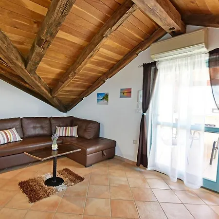 Alavanda - App S Bazenom * Porec